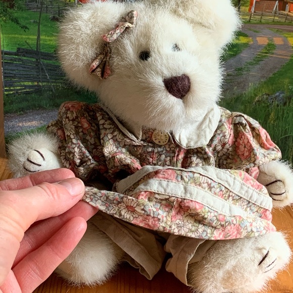 Boyd’s Bear Collectible Bear Katie / Stuffed Bear. - Picture 8 of 17